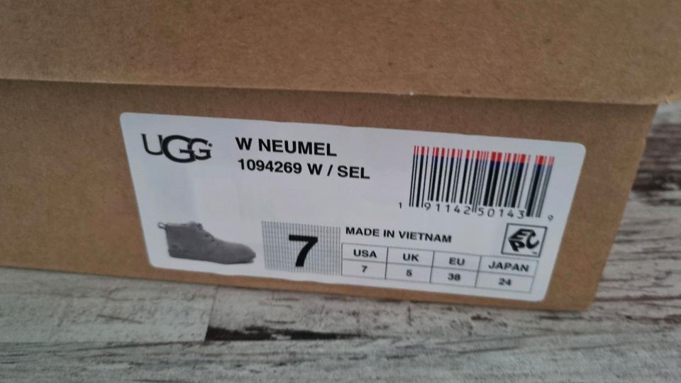 Damen UGG Neumel Boots Größe 38 OVP NEU in Hiddenhausen