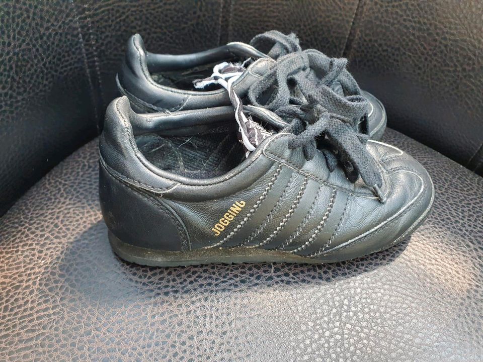 Adidas Schuhe Turnschuhe Sneaker Freizeitschuhe Gr. 28 in Bocholt