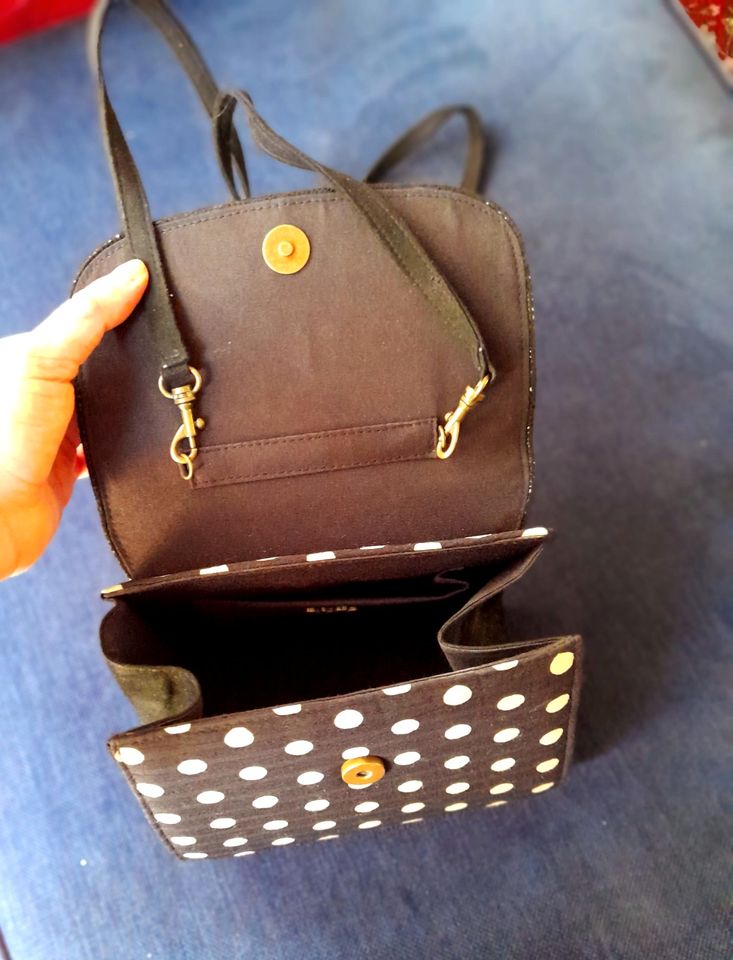 Ruby Shoo 50s Santiago Handbag in Black Spots in Bonn