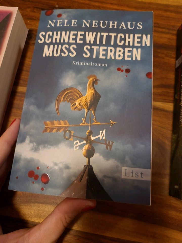 Krimifans aufgepasst: Nele Neuhaus Bücher im Set in Bruchköbel