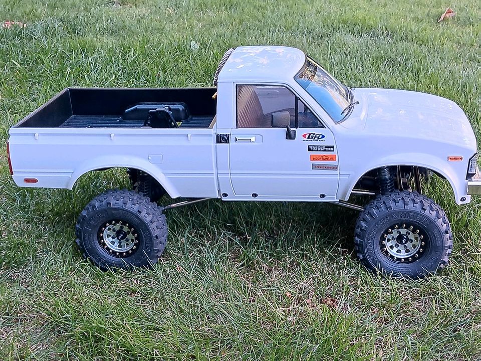 Axial Crawler RC4WD Hilux in Straubing