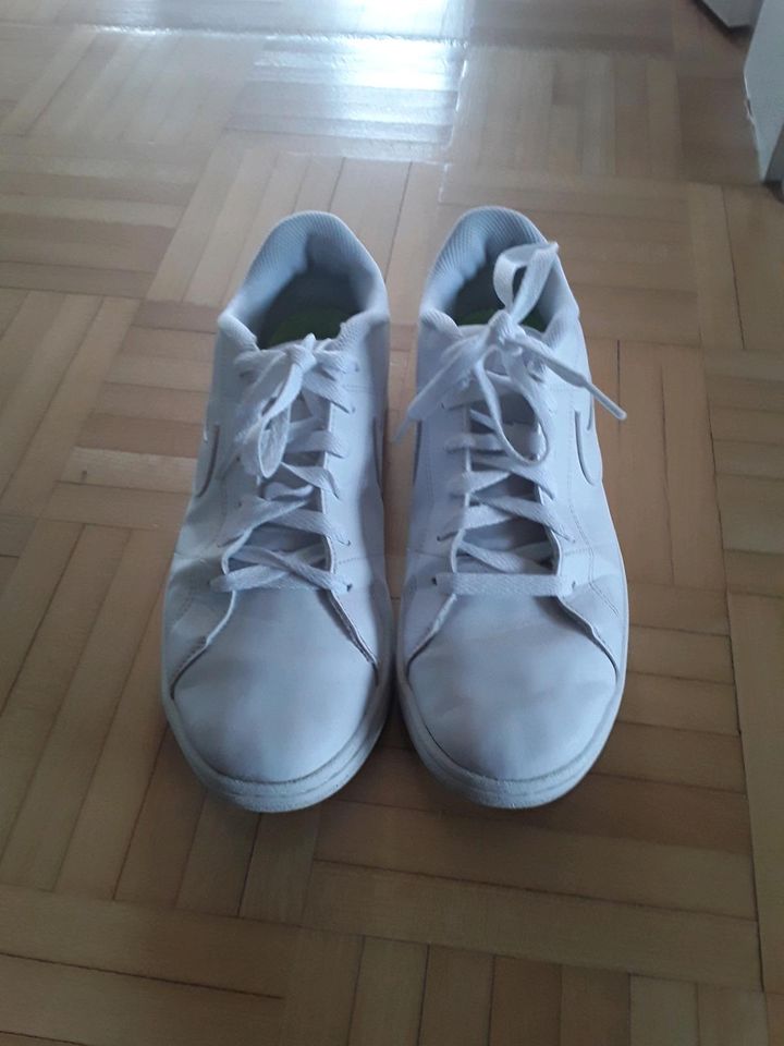 Schuhe Nike Court Royale 2                Gr. 40 Top in Wonfurt