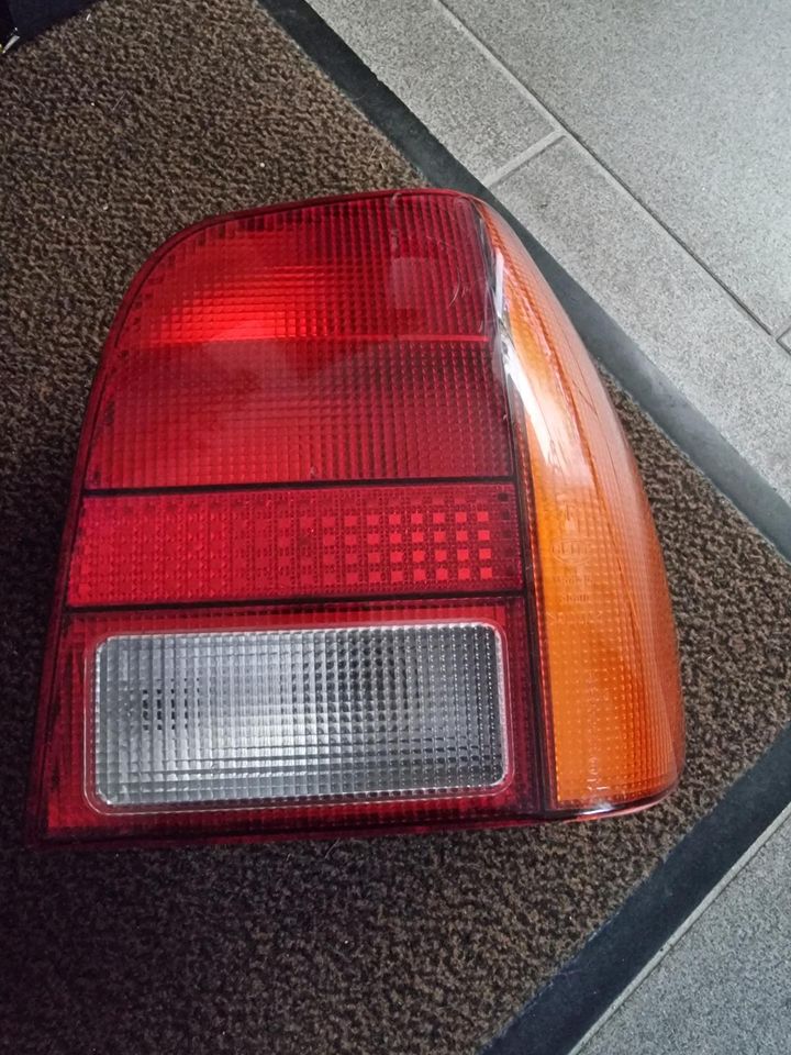 VW Polo 6N Rückleuchte Rechts 6N0 945 096 in Grimma