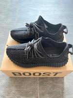 Adidas Yeezy Boost 350 Pirate Black EU 40 2/3 | US 7,5 Bayern - Feucht Vorschau