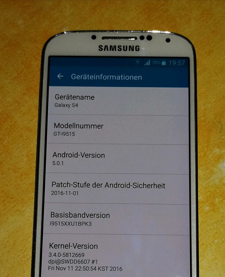 Samsung Galaxy S4 GT-19515 in Nienburg (Weser)