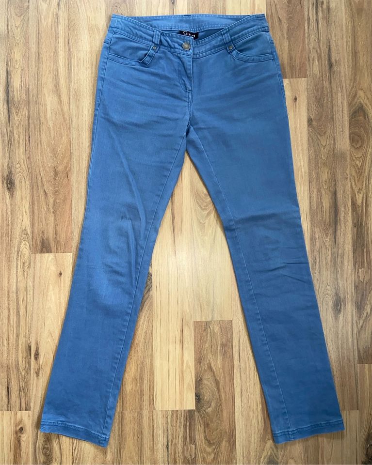 Hose blau 36 Mid Waist in Riesa