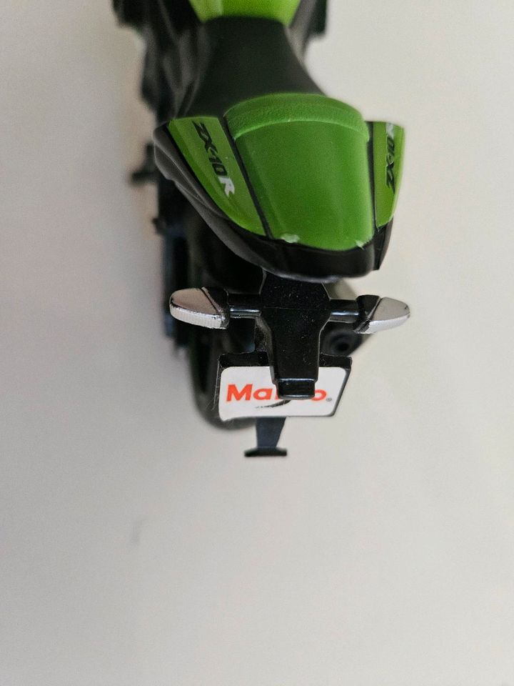 Kawasaki ZX-10R Ninja Diecast Modell Motorrad in Berlin