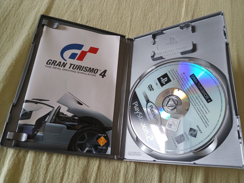 Gran Turismo 4, Playstation 2 in Blomberg