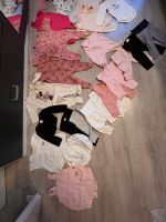 Baby Bekleidung Paket Schuhe Overall 56-62-68 Nordrhein-Westfalen - Geilenkirchen Vorschau