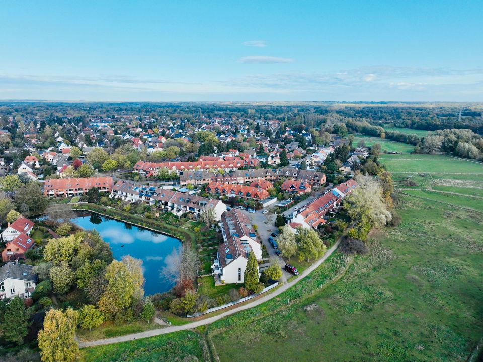 Bauen am Rande der Natur: Ruhiges Grundstück mit großem Potenzial in Hannover-Bothfeld in Hannover