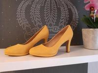 Venturini Milano 39 NEU gelb Pumps High Heels Güstrow - Landkreis - Güstrow Vorschau