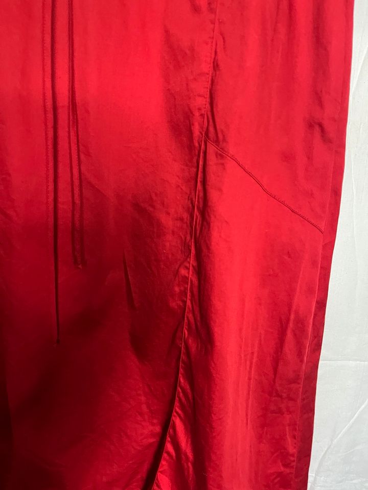 Rotes langes Kleid  Find  Baumwolle Satin 1.30 lang XL- Gr 44/46 in Hannover