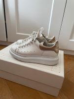 Alexander Mcqueen sneaker Gold weiß 36 München - Maxvorstadt Vorschau