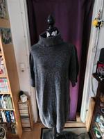 Damen Woll Long Pullover Grau Kurzärmelig  Größe XL Hessen - Gießen Vorschau