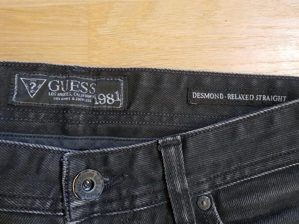 Guess Jeans Herren Größe L Desmond Relaxed Straight 88cm Bund in Wiesbaden