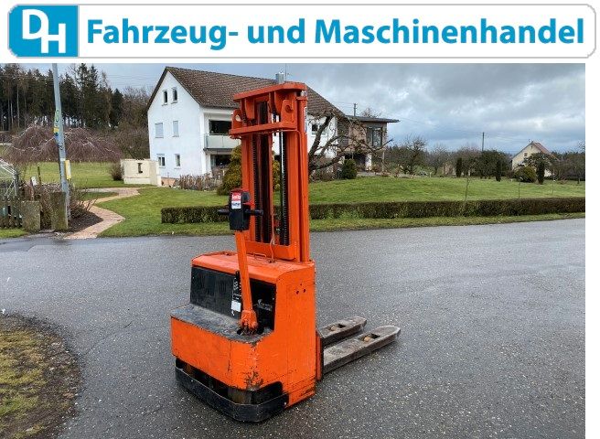 Hochhubwagen Lafis 2000Kg Triplex 465cm Batterie2019 Gabelstapler in Unterwaldhausen