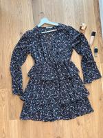 Schönes Damenkleid neuwertig Düsseldorf - Reisholz Vorschau