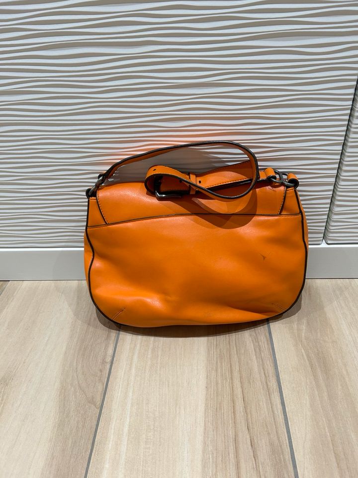 Orangene Esprit Umhängetasche Handtasche in Essen