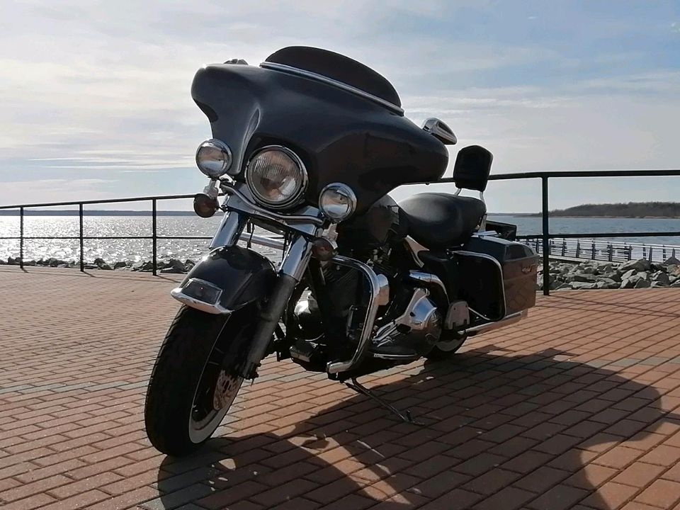 Harley Davidson Electra Glide Ultra Classic FLHTCU in Großdubrau