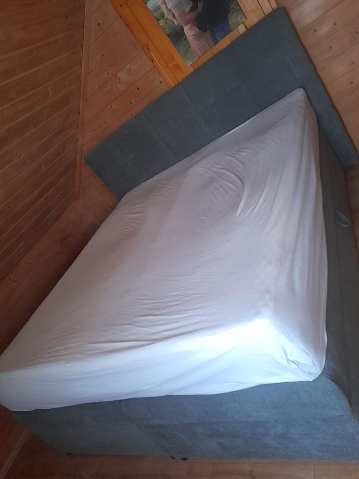 Schönes Boxspringbett zu verkaufen in Weikersheim