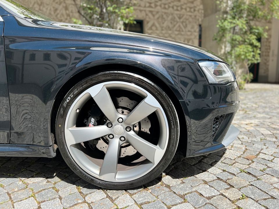 Audi RS4 B8 4,2 FSI V8 Quattro,*20"Rotor",*TRAUMZUSTAND!* 2.Hand in Marktoberdorf