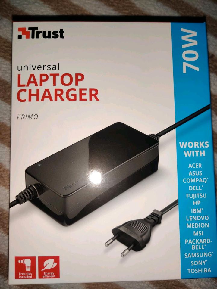 Universal Laptop charger 70w in Bad Berka