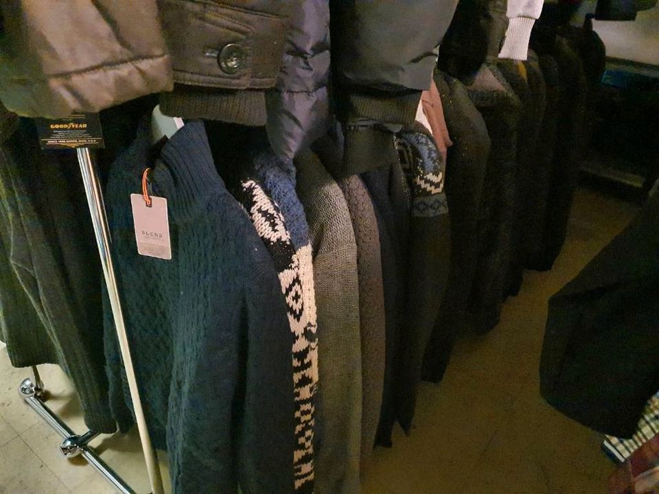 Restposten Herren Marken Kleidung,Jacken,Jeans,Pullis,Hemden,Neu in Wuppertal