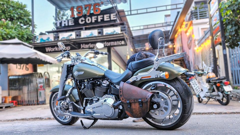 Schwingentasche für Harley Softail Breakout Street Bob Fat Boy ua in Königheim