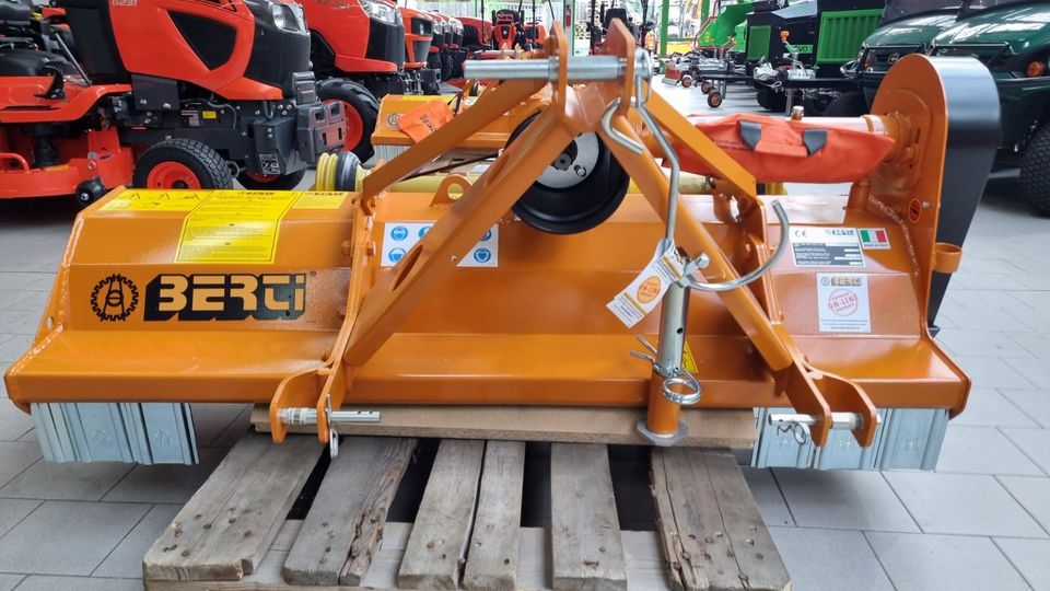 Berti Mini 145 Schlegemäher Mulcher Kleintraktor 145cm Kubota in Olpe