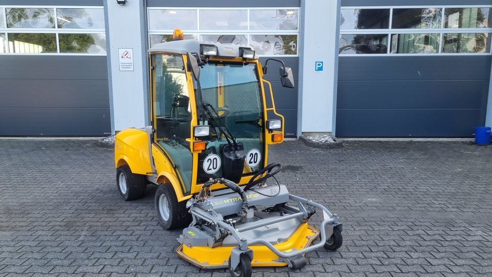 Stiga Titan 740 DCR Geräteträger Kommunal Traktor Schlepper 4WD in Olpe