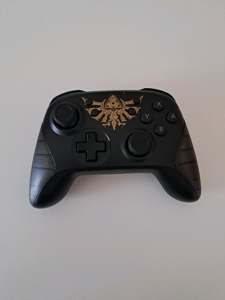 Controller Switch ZELDA Wireless Horipad in Wiesbaden