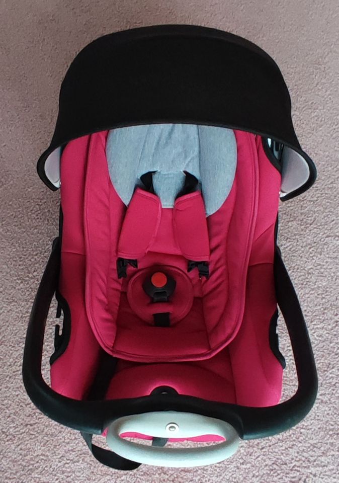 Babyschale Kindersitz Autositz pink schwarz ROAN in Kyritz