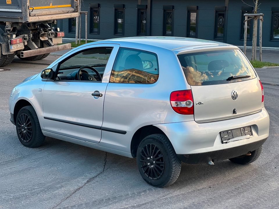 Volkswagen Fox 1.2 Klima | Servolenkung | TÜV 03/2026 in Tübingen