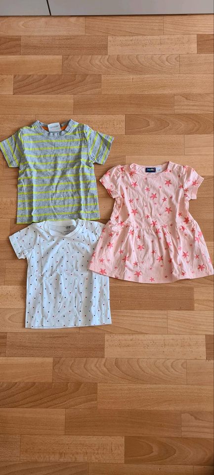 7 T-shirts, H&M u.a., Gr 74, 80 in Maintal