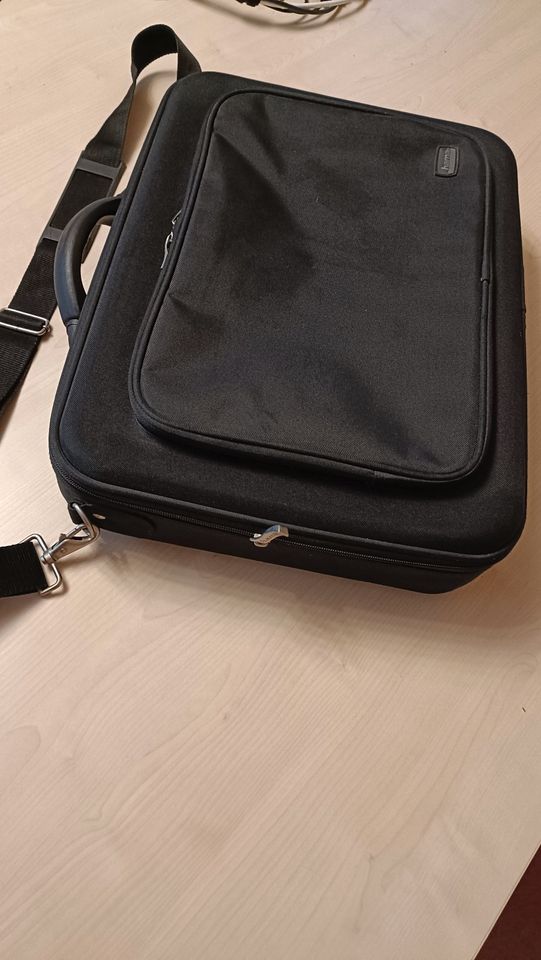 Robuste, große Laptop Notebook Tasche in Ilsede