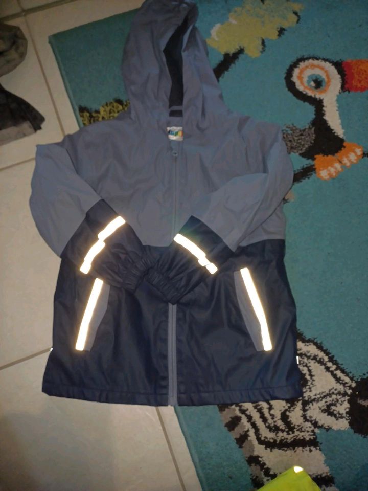 Regenjacke Schneehose 110/116 in Moorweg