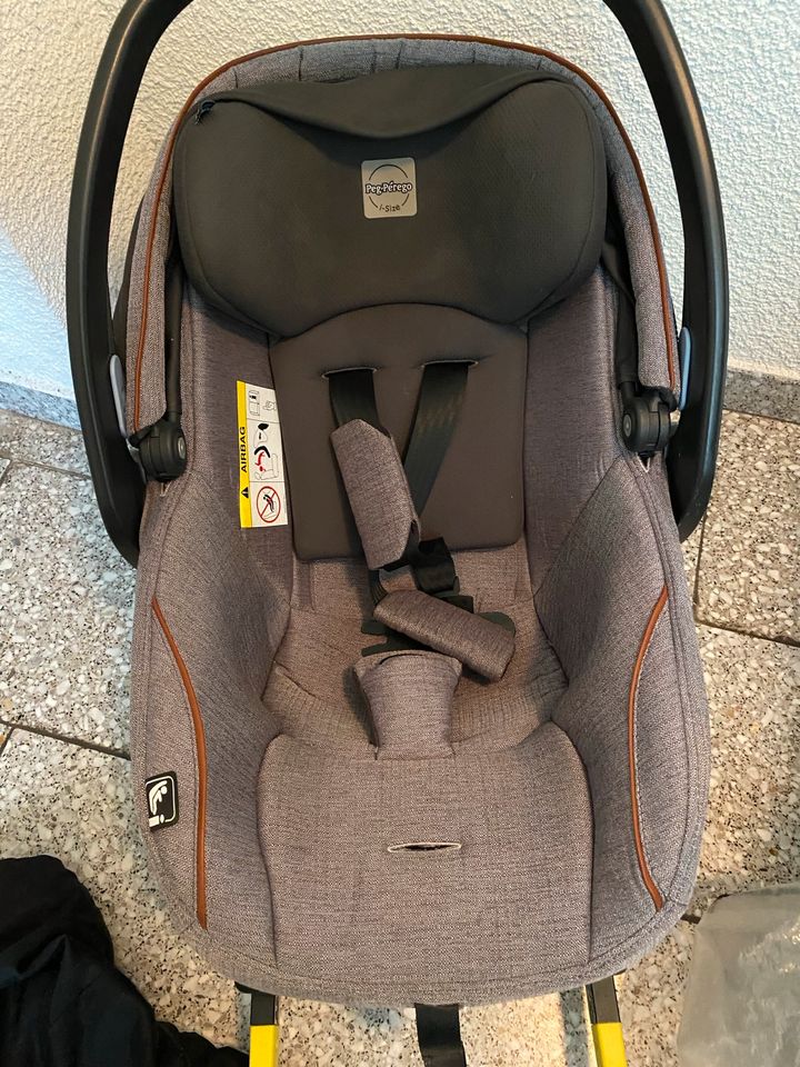 Top Zustand Peg Perego Ypsi Kombi Kinderwagen Babyschale Isofix in Nürtingen