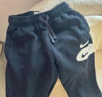 Kinder Nike Jogginghose (wie neu) Berlin - Köpenick Vorschau