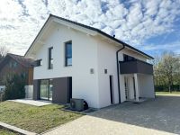 NEUBAU: Energieeffizientes, helles Haus mit 4 Schlafzimmer und Ga Osterhofen - Oberndorf Vorschau