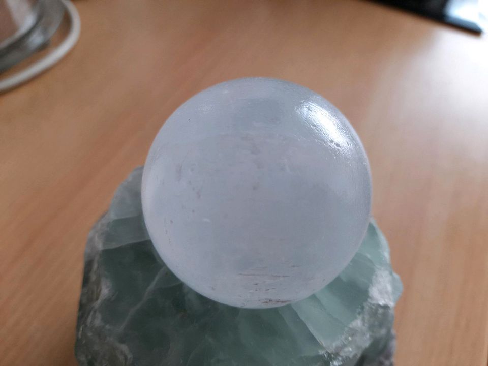 Bergkristall Kugel, 6 cm matt poliert in Göttingen