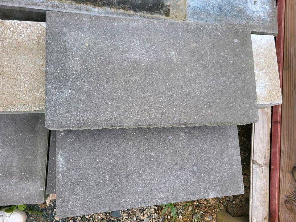 Terrassenplatten anthrazit, Stärke 8cm in Wipperfürth