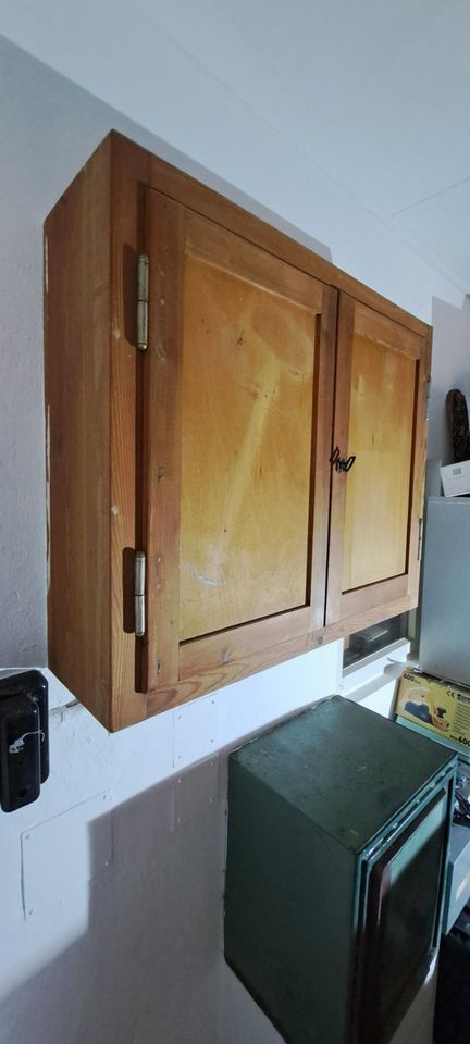 alter Wandschrank Holzschrank Werkstatt alter Zählerschrank DEKO in Schwepnitz