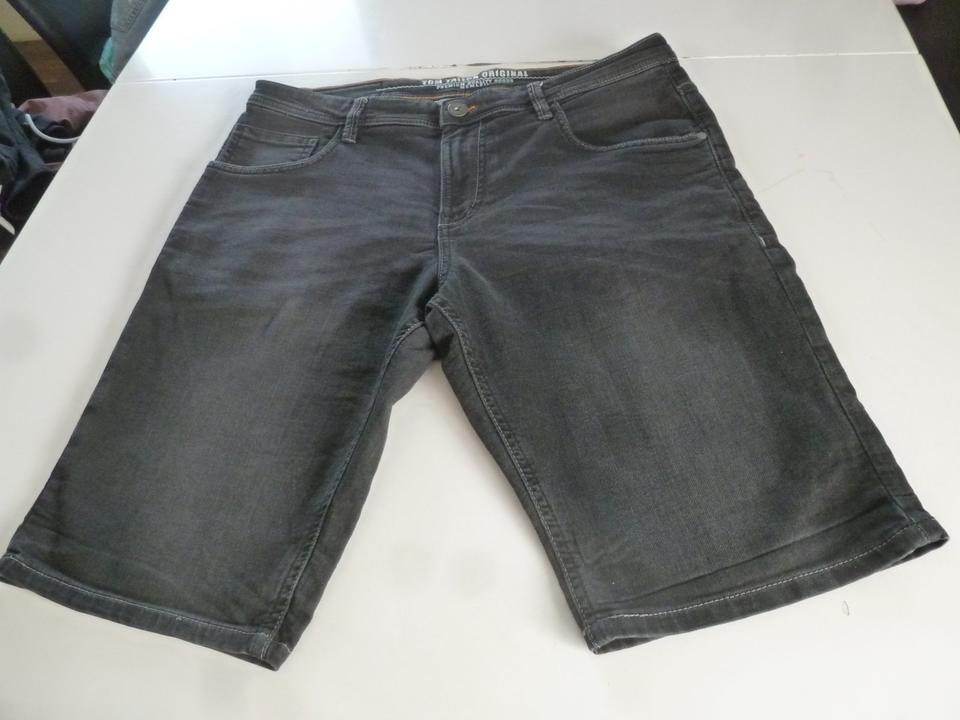 Neue kurze Tom Tailor Jeans, schwarz, Gr.32 mit Reißverschluss in Brunnthal