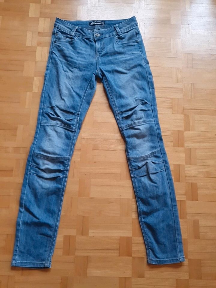 Jeans Super Skinny Damen 36 S C&a Clockhouse Blau Kaum Getragen in Dinkelsbuehl