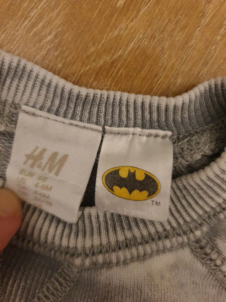 Batman Set H&M Mütze Body Pully Pullover 62 68 in Hallbergmoos