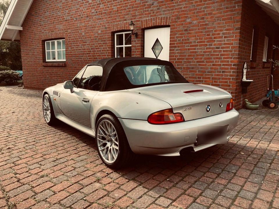 BMW Z3 Cabrio …Sommerfahrzeug…Verdeck neuwertig in Schortens