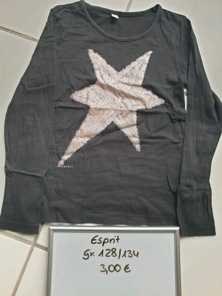 Esprit Langarmshirt Gr.128/134 in Bergisch Gladbach