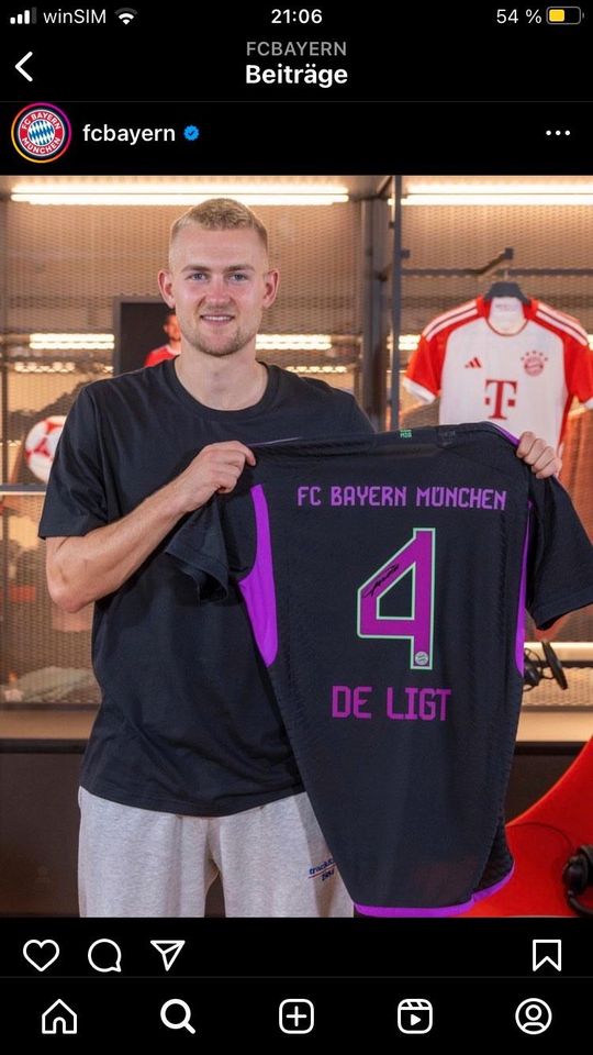 FC Bayern Trikot De Ligt mit Originalunterschrift in Weikersheim