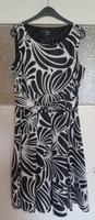 Kleid schwarz/weiß Gr. 38 ESPRIT Brandenburg - Welzow Vorschau