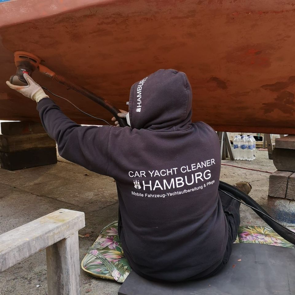 Motorboot Segelboot Sportboot Yacht Schiff polieren Antifouling in Wedel
